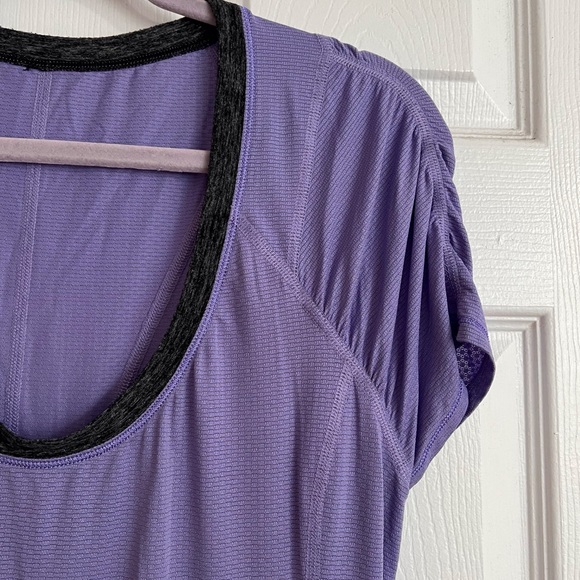 EUC Lululemon Willpower Drawstring Short Sleeve Tech Tee in Grape - 8 - Picture 11 of 13